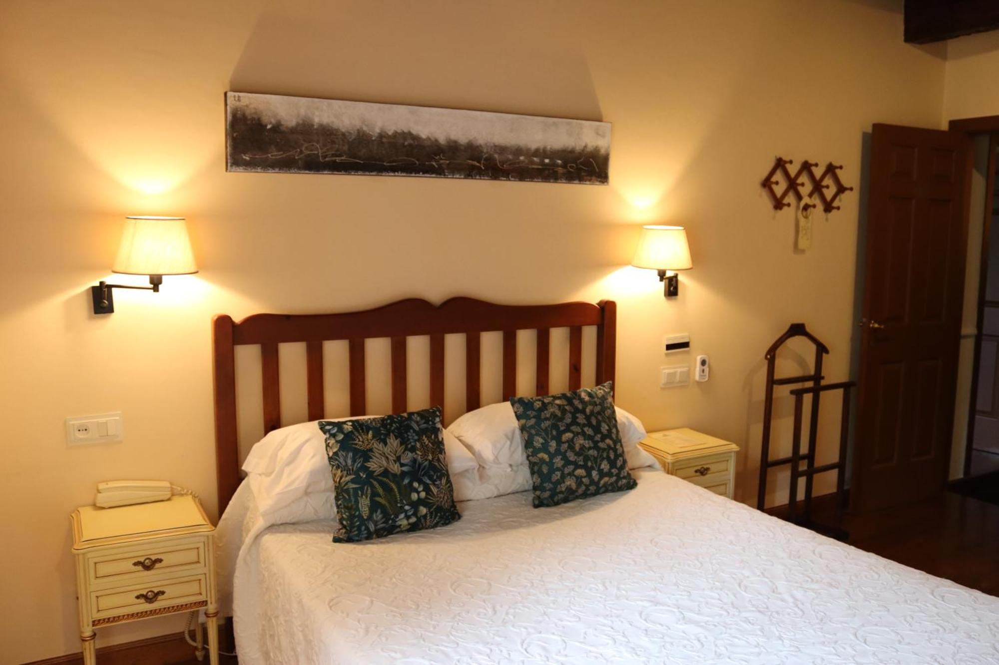 Hotel Rural Irigoienea Urdax ภายนอก รูปภาพ