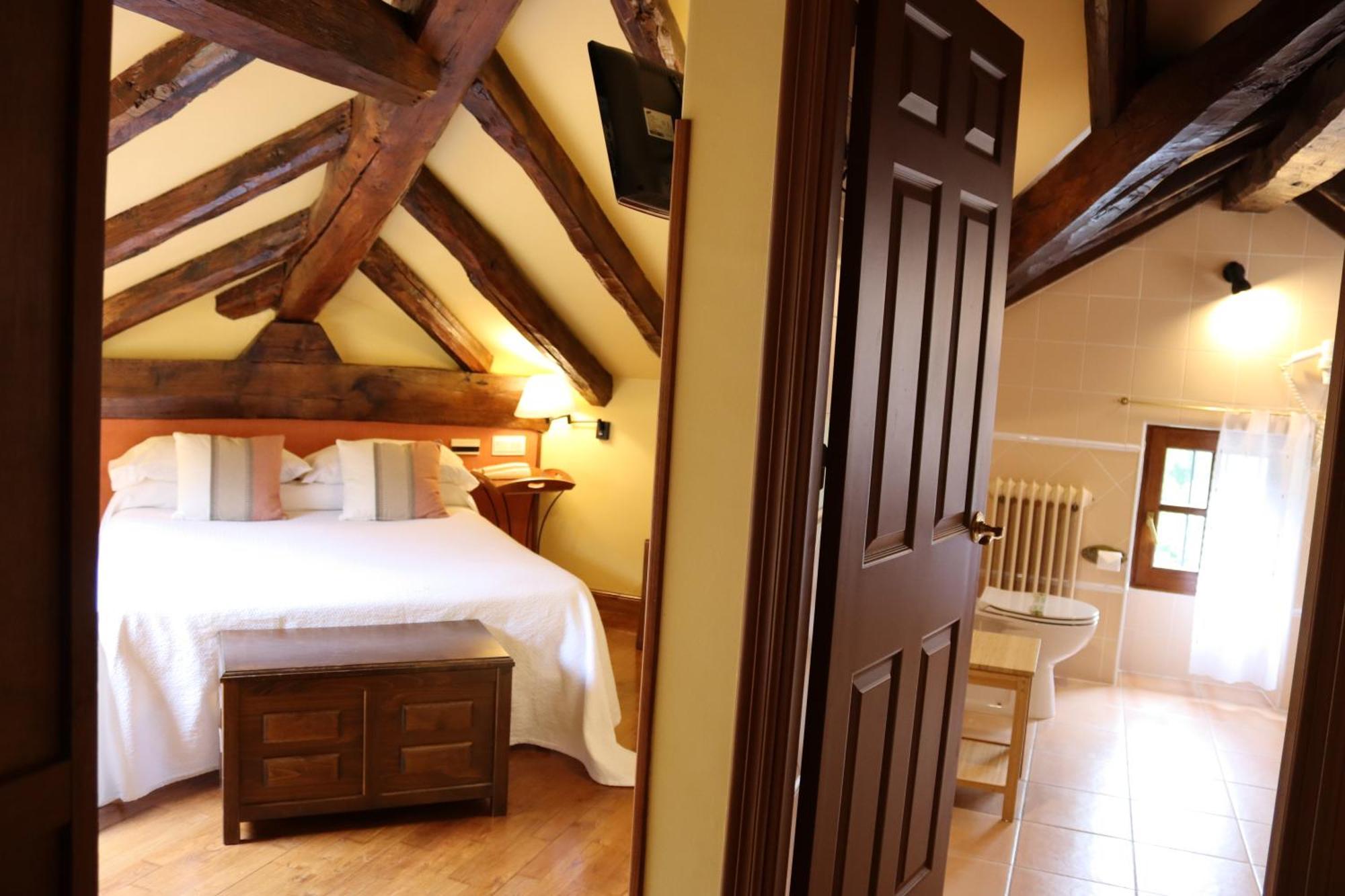 Hotel Rural Irigoienea Urdax ภายนอก รูปภาพ