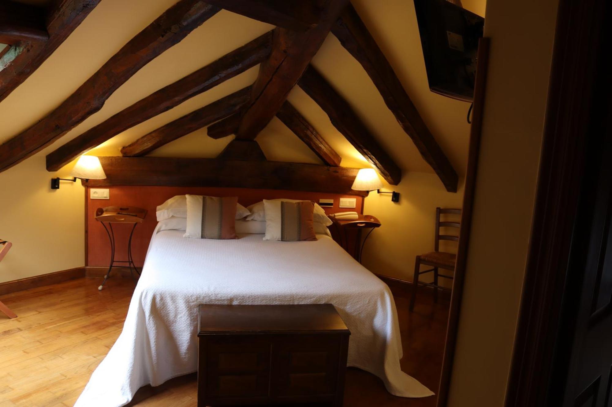 Hotel Rural Irigoienea Urdax ภายนอก รูปภาพ