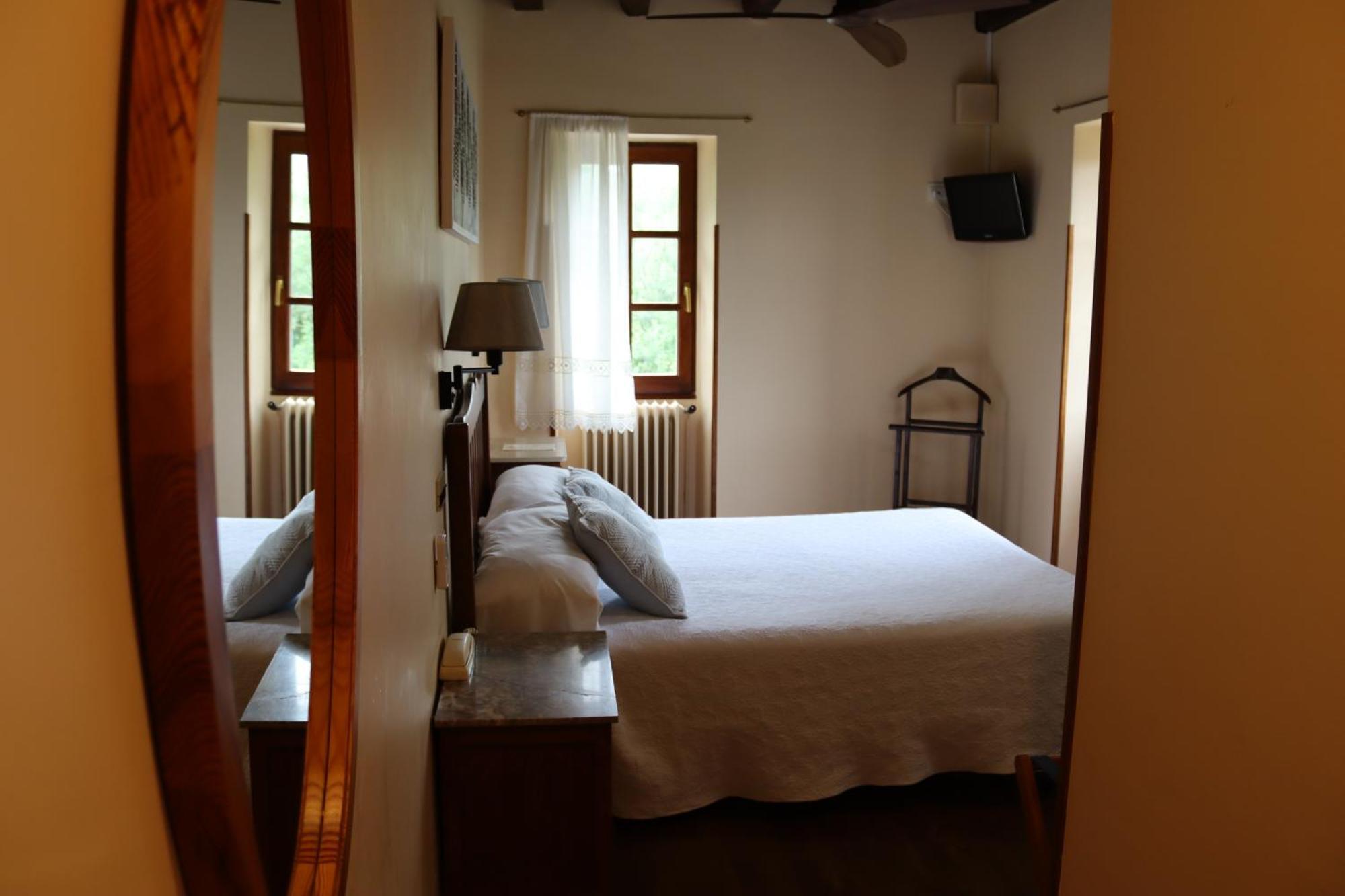 Hotel Rural Irigoienea Urdax ภายนอก รูปภาพ