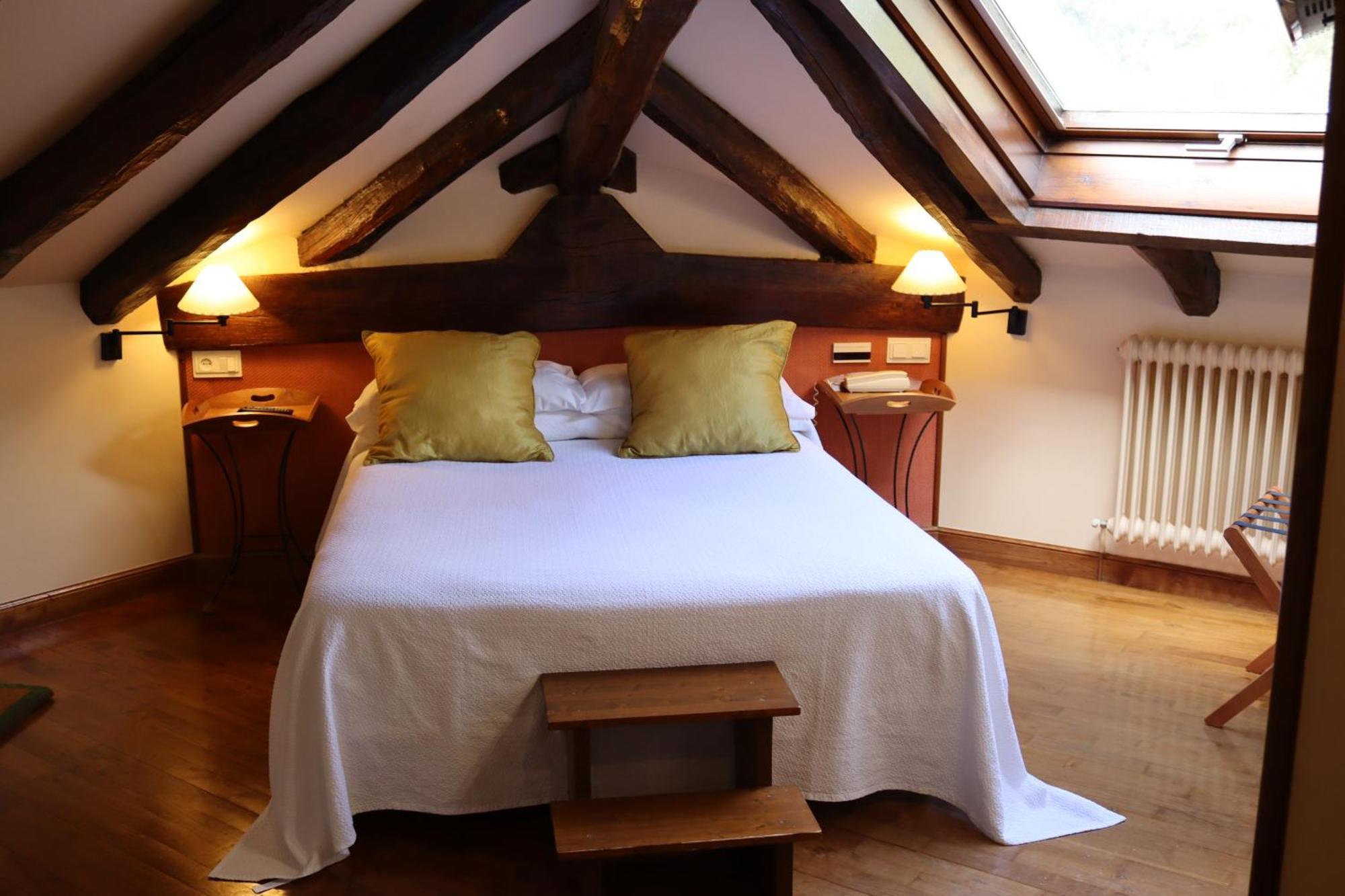 Hotel Rural Irigoienea Urdax ภายนอก รูปภาพ
