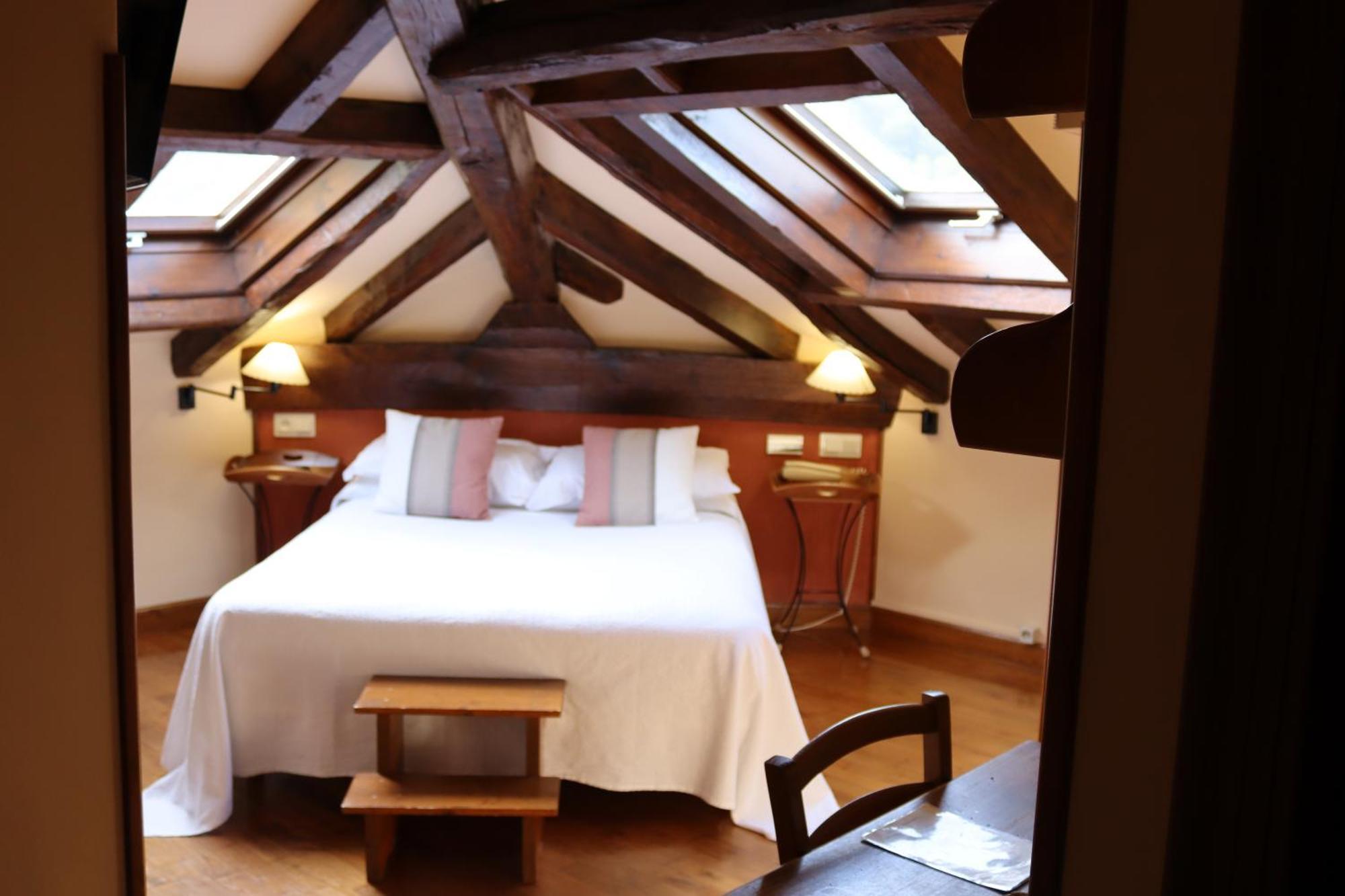 Hotel Rural Irigoienea Urdax ภายนอก รูปภาพ